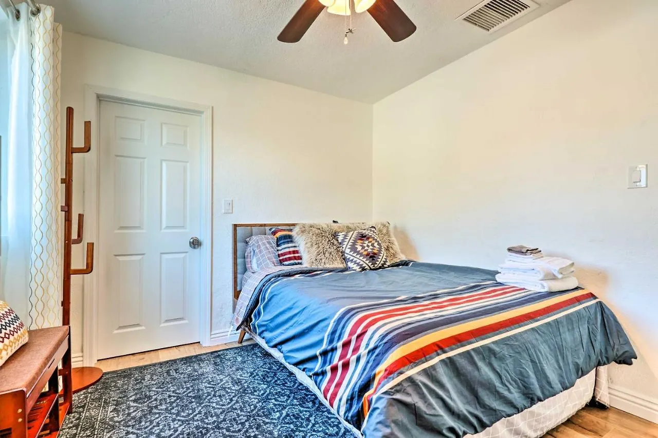Feriehus Palm Springs Home With Private Patio Less Than 4 Mi To Dtwn!