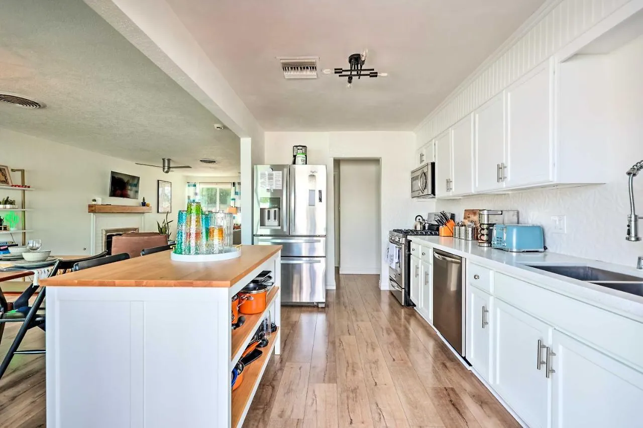 Feriehus Palm Springs Home With Private Patio Less Than 4 Mi To Dtwn! USA